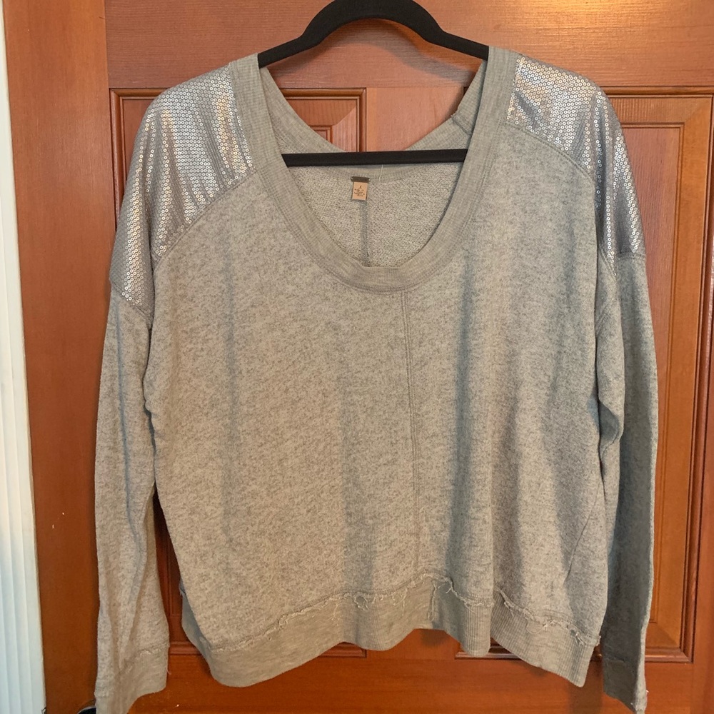 cute Free People pullover / sweater